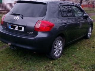 Toyota Auris foto 1