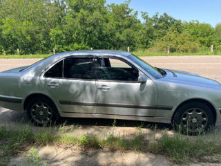 Mercedes E-Class foto 4