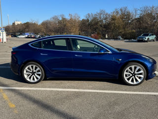 Tesla Model 3 foto 3