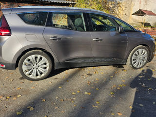 Renault Grand Scenic foto 2