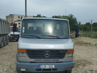 Mercedes Vario 815