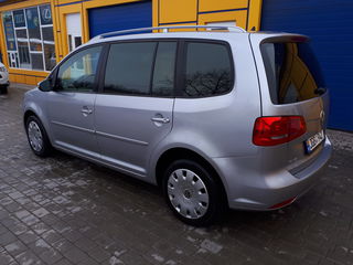 Volkswagen Touran foto 4