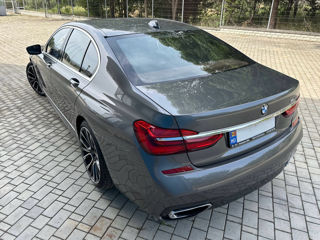 BMW 7 Series foto 3