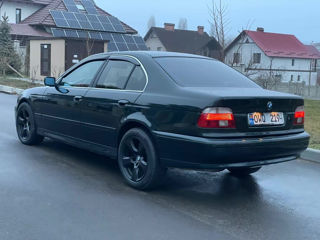 BMW 5 Series foto 4