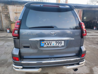 Toyota Land Cruiser Prado foto 3