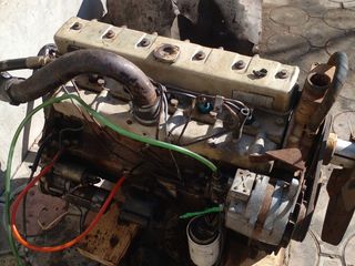 Motor de la generator an stare de lucru lam zavodit am video .are  6 cilindri  davleniea 3