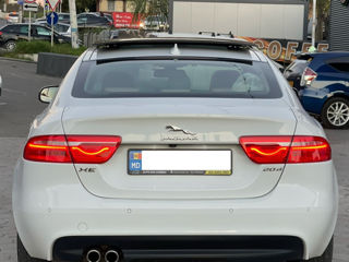 Jaguar XE foto 3