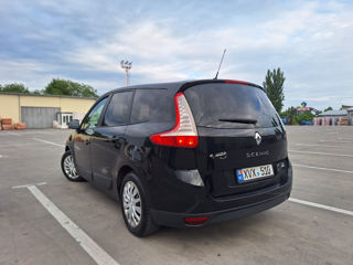 Renault Grand Scenic foto 2