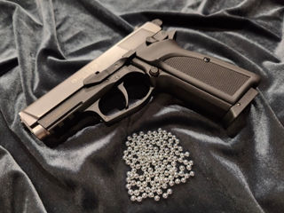 Pistol pneumatic copie Browning ! foto 2