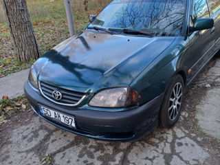 Toyota Avensis foto 9