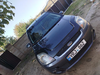 Ford Fiesta foto 7