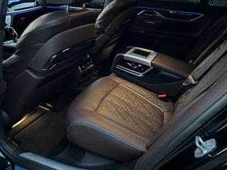 BMW 7 Series foto 9