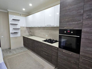 Apartament cu 2 camere, 68 m², Centru, Chișinău foto 2