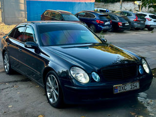 Mercedes E-Class foto 1