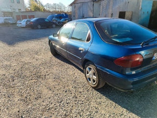 Ford Mondeo foto 1