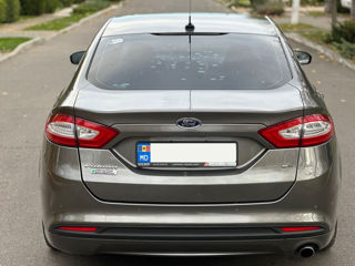 Ford Fusion foto 5