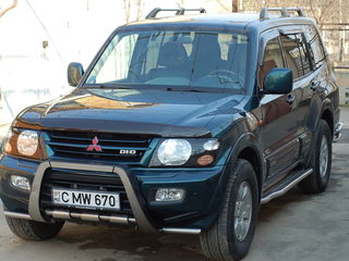 Mitsubishi Pajero foto 1