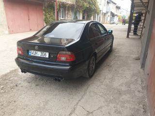 BMW 5 Series foto 4