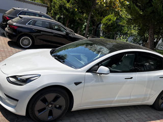 Tesla Model 3 foto 4