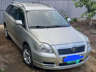 Toyota Avensis foto 2