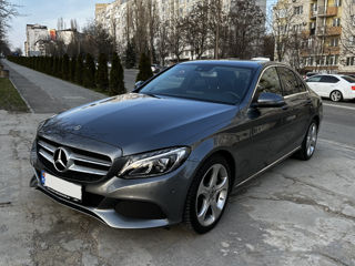 Mercedes C-Class foto 2