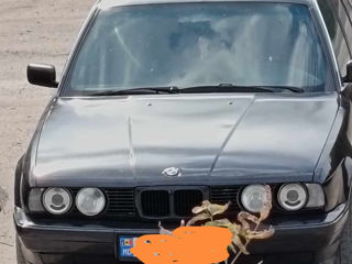 BMW 5 Series foto 2