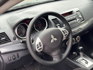 Mitsubishi Lancer foto 6