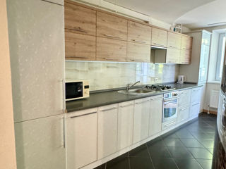 Apartament cu 2 camere, 78 m², Centru, Chișinău foto 3