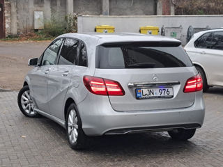 Mercedes B-Class foto 3