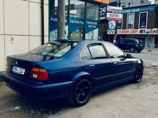 BMW 5 Series foto 1