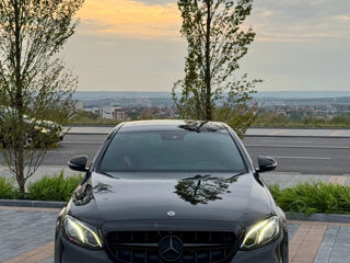 Mercedes E-Class foto 2