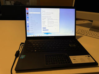 Vând laptop Asus (4 GB RAM)