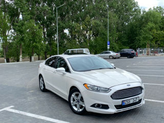 Ford Fusion foto 1