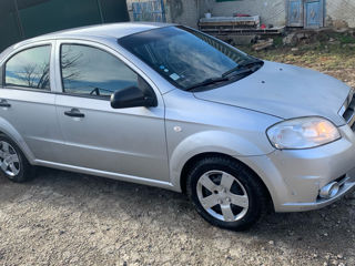 Chevrolet Aveo foto 2