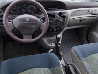 Renault Scenic foto 2