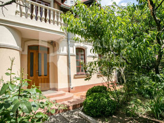 Vânzare - casă în 2 nivele, 315 mp + 5 ari, str. Academician Natalia Gheorghiu, Telecentru foto 2