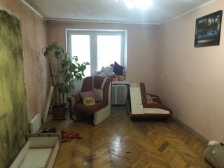 Banca comercială vinde apartament cu 2 odăi, seria 102, 53 m.p. sect. Centru. foto 2