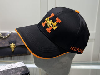 "Hermes" cap