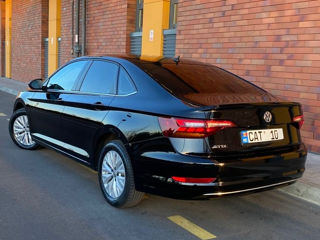 Volkswagen Jetta foto 4