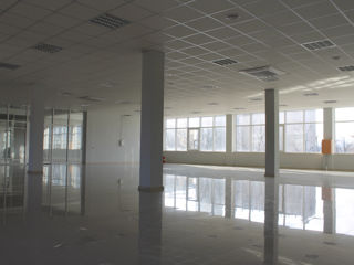 Comercial !arenda ! magazin  salon 360m2 , etajul 2. foto 3