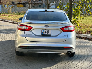 Ford Fusion foto 4