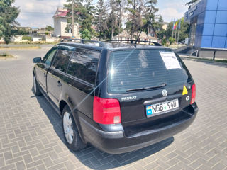 Volkswagen Passat foto 3