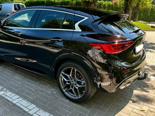 Infiniti Q30 foto 2