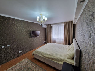 Apartament cu 2 camere, 79 m², Buiucani, Chișinău foto 3