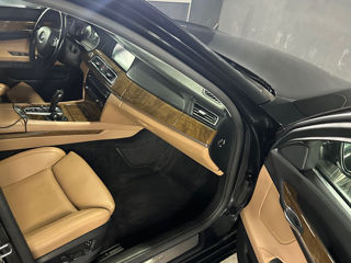 BMW 7 Series foto 4