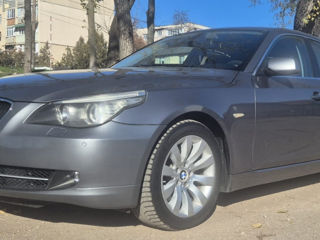 BMW 5 Series foto 1