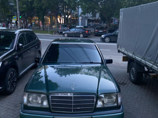 Mercedes E-Class foto 2