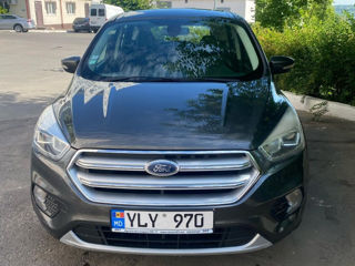 Ford Kuga foto 1