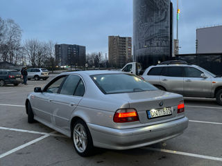 BMW 5 Series foto 6