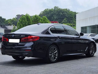 BMW 5 Series foto 2